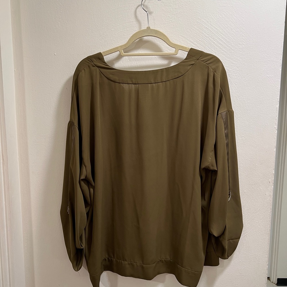 GREEN BLOUSE - Picture 4 of 5